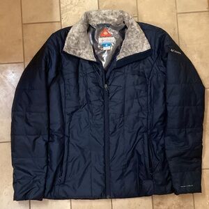Columbia Women’s Dark Blue Puffer Jacket with Light Gray Collar